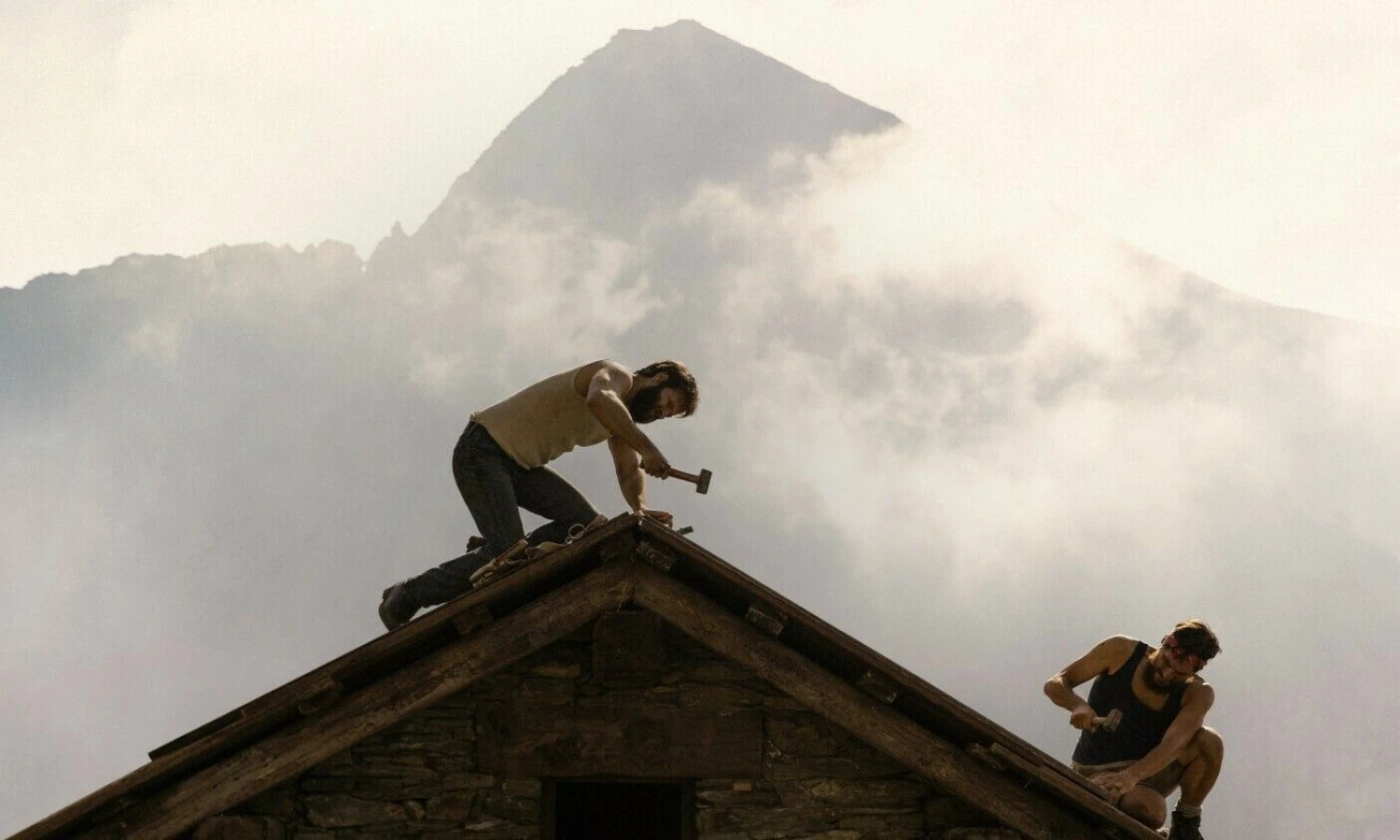 Daugiausiai žiūrovų simpatijų pelnė „Aštuoni kalnai“. Kadras iš filmo.