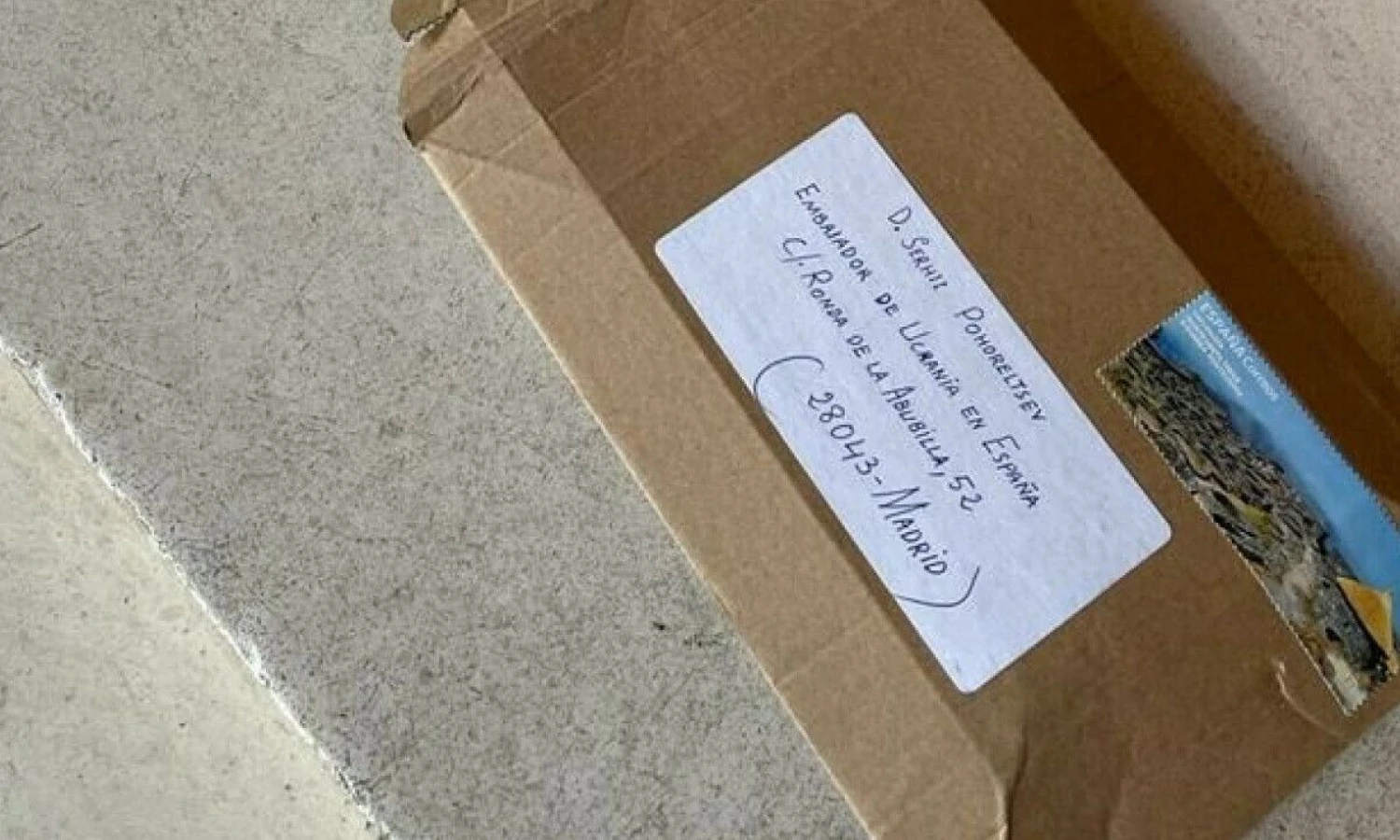 Ukrainos ambasados Madride gautas paketas, kuriame buvo sprogmuo. Ukrainos užsienio reikalų ministerijos / „Scanpix“ nuotr.
