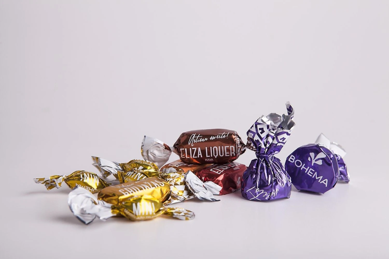 Bendrovės „Naujoji rūta“ prabangesnės grupės gaminius sujungė prekės ženklas „Bohema“.
