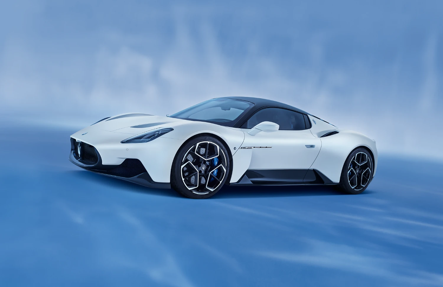 MC20 – pirmasis iš ruošiamos naujų „Maserati“ modelių lavinos.„Maserati S.p.a.“ nuotr.
