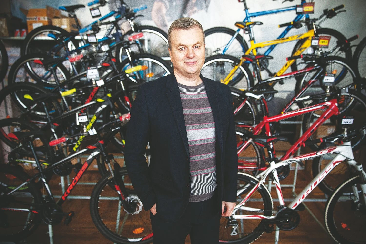 Stasys Pronckus, Plungės UAB „Salasta“ direktorius, įkūrėjas: „Tegul leidžia įsileisti nors po vieną klientą, tegul nurodo apsaugos priemonių reikalavimus – viską išpildysime." Vladimiro Ivanovo (VŽ) nuotr.