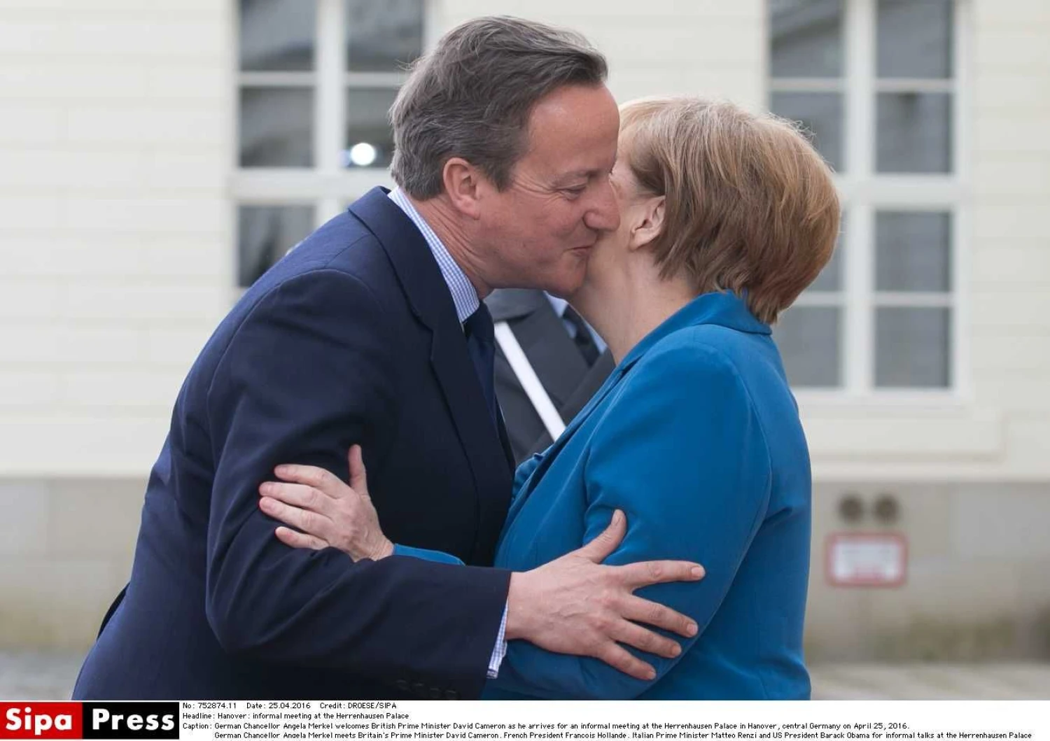 Angela Merkel, Vokietijos kanclerė, ir Davidas Cameronas, Jungtinės Karalystės premjeras. „Reuters“ / „Scanpix“ nuotr.