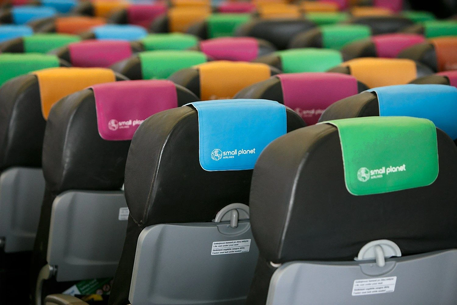 Orlaivių priežiūros ir remonto UAB „FL Technics“ dirbtuvėse Kaune vyksta skrydžių bendrovės „Small Planet Airlines“ orlaivių atnaujinimo darbai. Eriko Ovčarenko „15min.lt“ / „Scanpix“ nuotr.