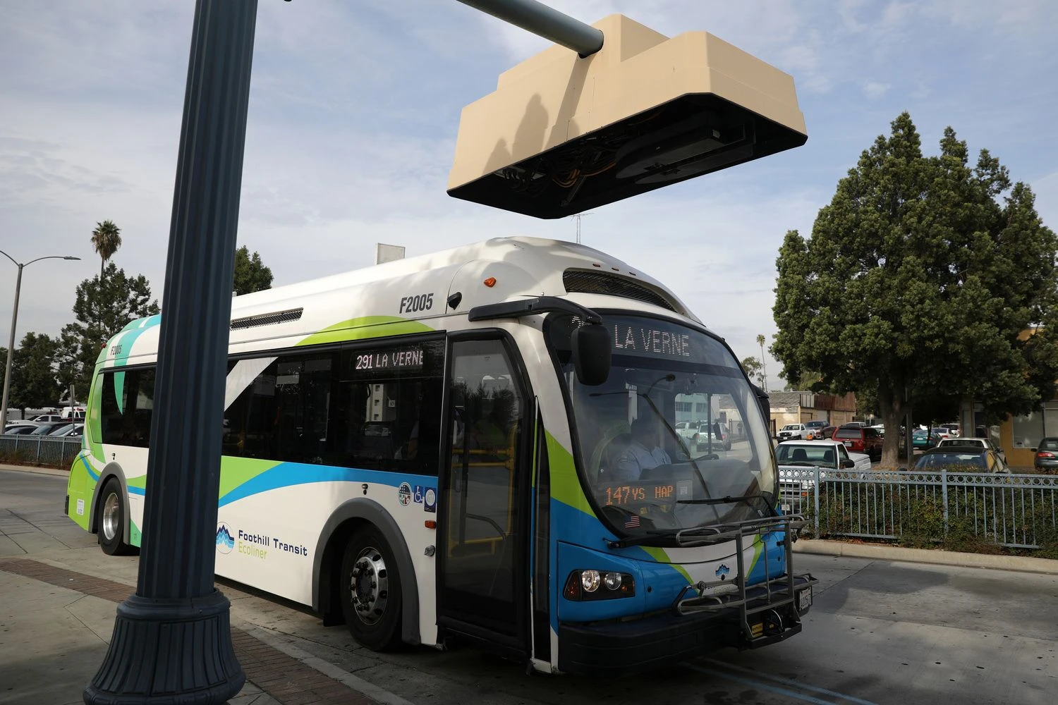 Elektrinis autobusas. Lucy Nicholson („Reuters“ / „Scanpix“) nuotr. 