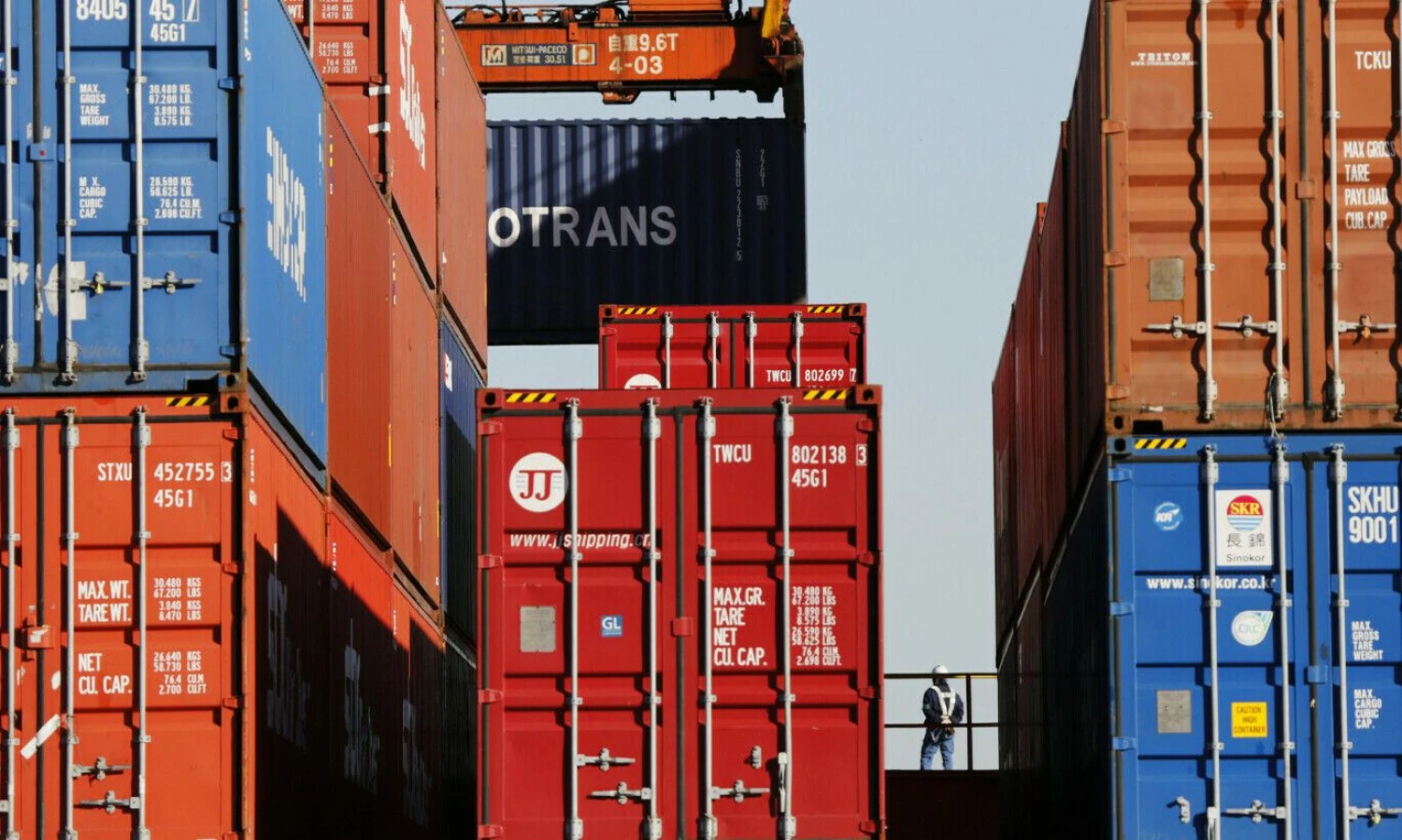 Tokijo uostas Japonijoje. ISSEI KATO (Reuters/Scanpix) nuotr.