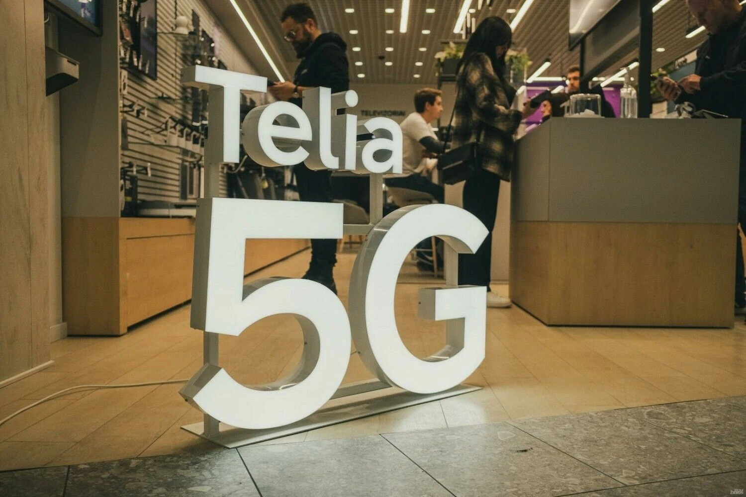 Telia klientų aptarnavimo salonas. Vladimiro Ivanovo (VŽ) nuotr.