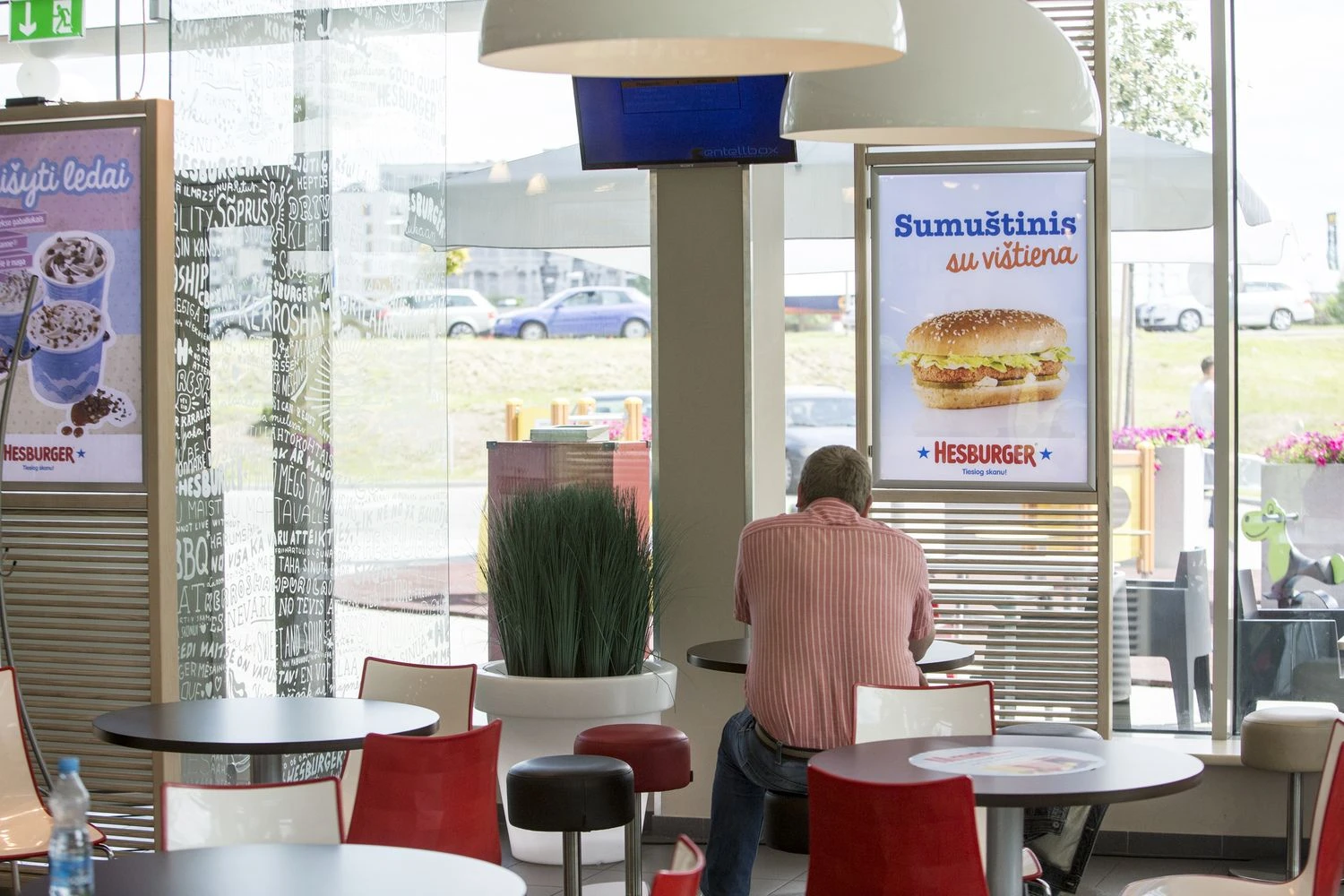 Šiemet Lietuvoje turėtų būti atidaryti 3–4 nauji „Hesburger“ restoranai, kuriuose bus sukurta 60 naujų darbo vietų. Vladimiro Ivanovo (VŽ) nuotr.