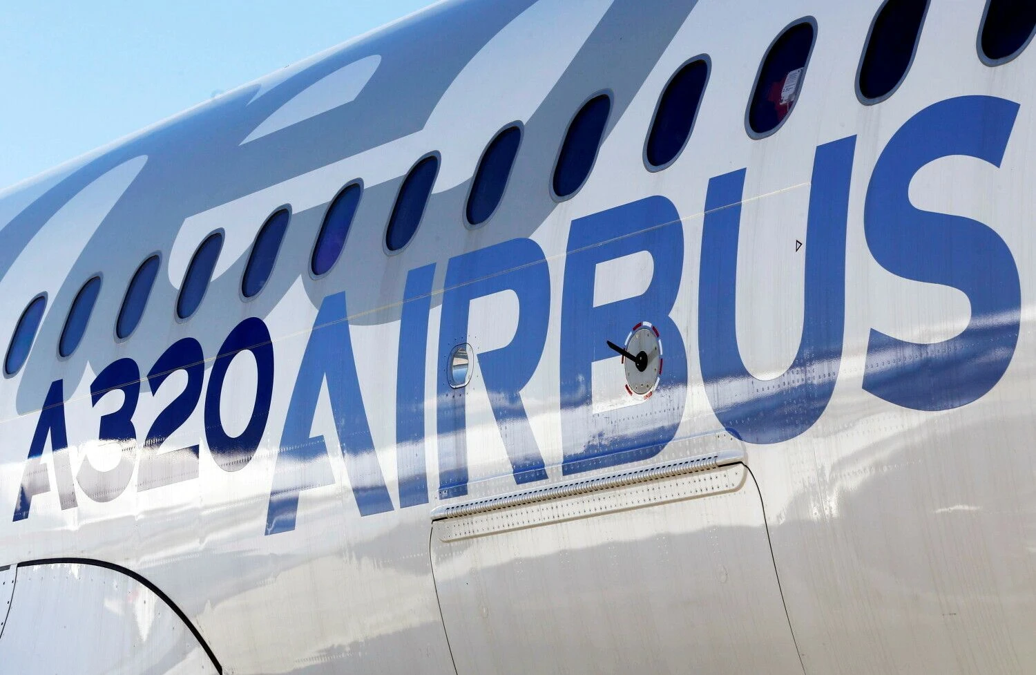 Tikėtasi, kad kuriamos naujos aviakompanijos lėktuvų parką sudarys tik „Airbus A320neo“ orlaiviai. Regis Duvignau („Reuters“ / „Scanpix“) nuotr.