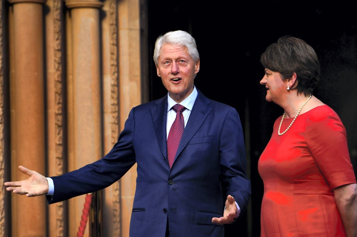 Billas Clintonas, buvęs JAV prezidentas, kurio kadencijos metu Šiaurės Airijoje buvo sudaryta taikos sutartis, spalio viduryje atvyko į regioną ir paragino regiono lyderius susitarti. Clodagho Kilcoyne'o („Reuters“ / „Scanpix“) nuotr.