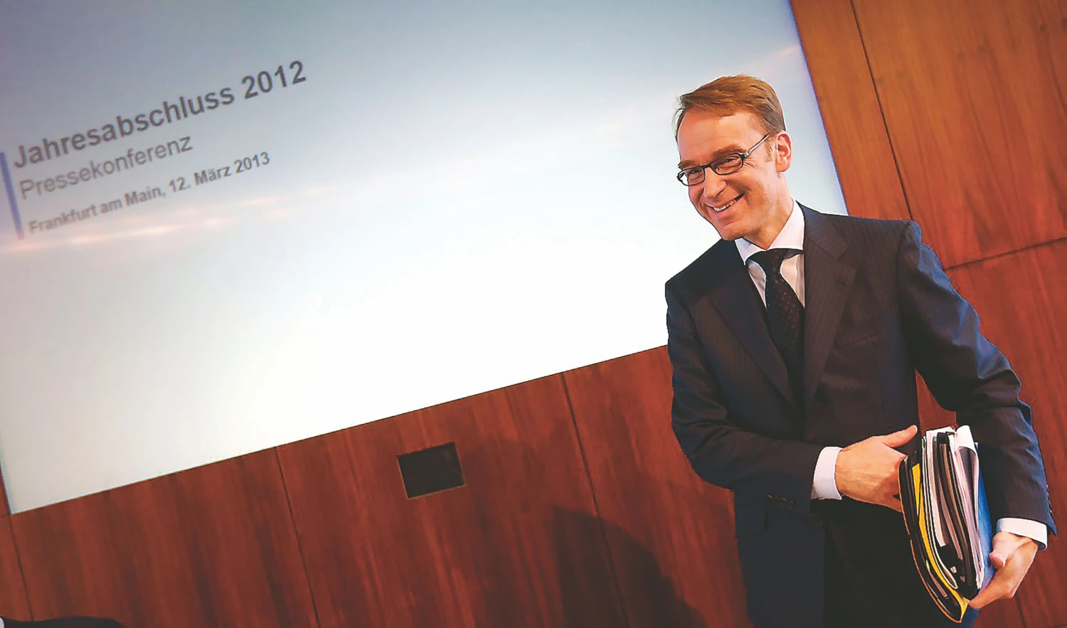 Jensas Weidmannas, Vokietijos centrinio banko vadovas, nepalaužiamas dėl šalies ekonomikos perspektyvų – jo teigimu, ūkis pajėgus atremti iškilusias grėsmes. Kai Pfaffenbacho („Reuters“ / „Scanpix“) nuotr.