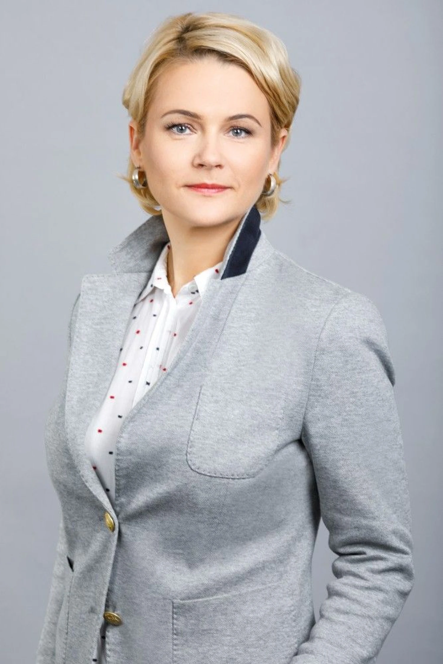 Ernesta Dapkienė, prekybos tinklo „Maxima“ Komunikacijos ir korporacinių reikalų departamento direktorė, akcentuoja, kad iniciatyva „Išvien dėl Lietuvos“ siekiama atkreipti vartotojų dėmesį į tai, kiek daug Lietuvos verslas priklauso nuo kasdienių mūsų visų pasirinkimų. Bendrovės nuotr.
