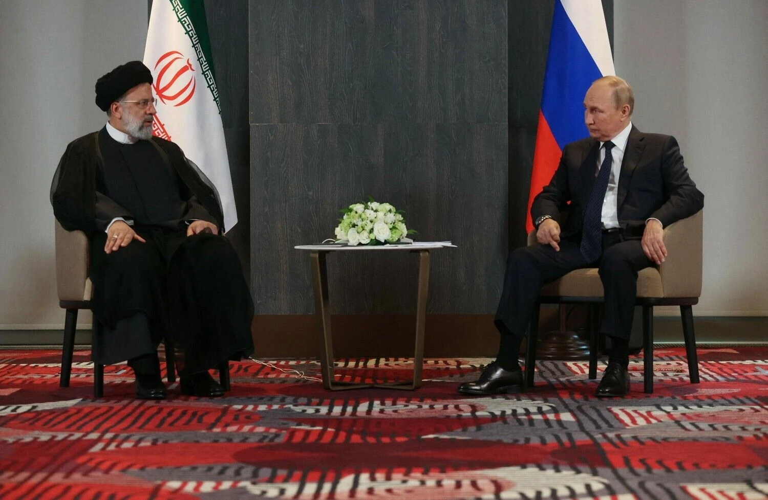 Ebrahimas Raisi, Irano lyderis, Vladimiras Putinas, Rusijos vadovas. Aleksandro Demiančuko („Spuntnik“ / AFP / „Scanpix“) nuotr.