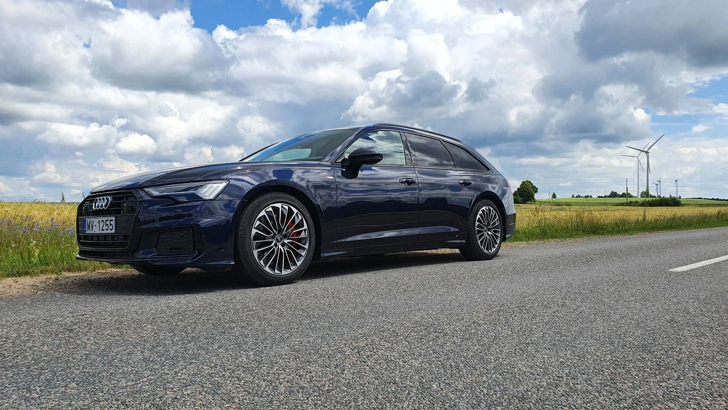 Hibridinis „55 TFSI e“ – šiuo metu galingiausia A6 versija. Lino Butkaus nuotr.