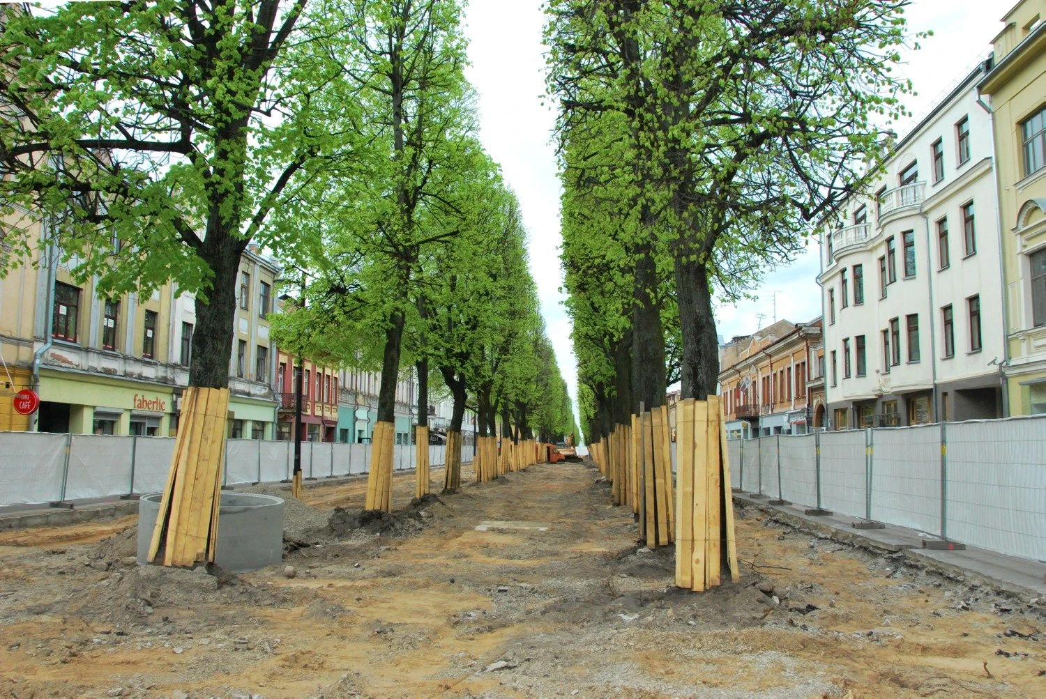 Kauno savivaldybė baiminasi, kad, gerokai sumažinus miestui paliekamą GPM dalį, gali sulėtėti dalis įgyvendinamų projektų, tarp jų – tik ką pradėta rekonstruoti Laisvės alėja. 
indrės sesartės nuotr.