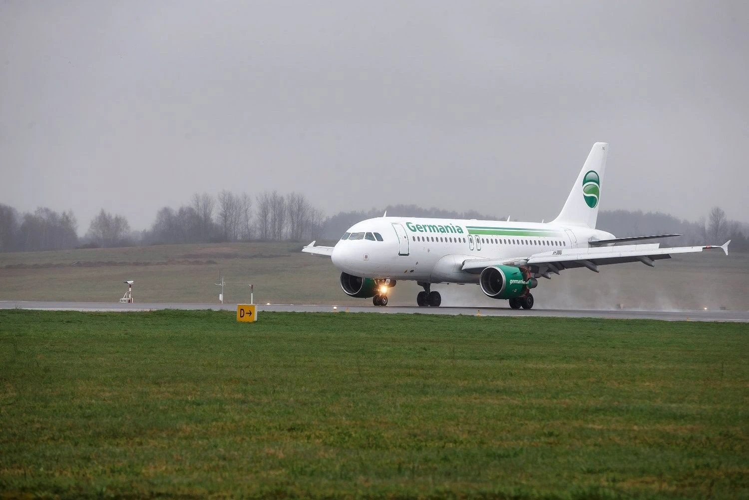 Į Vilnių atvyko pirmasis aviakompanijos „Germania“ lėktuvas iš Šveicarijos. Vladimiro Ivanovo (VŽ) nuotr.