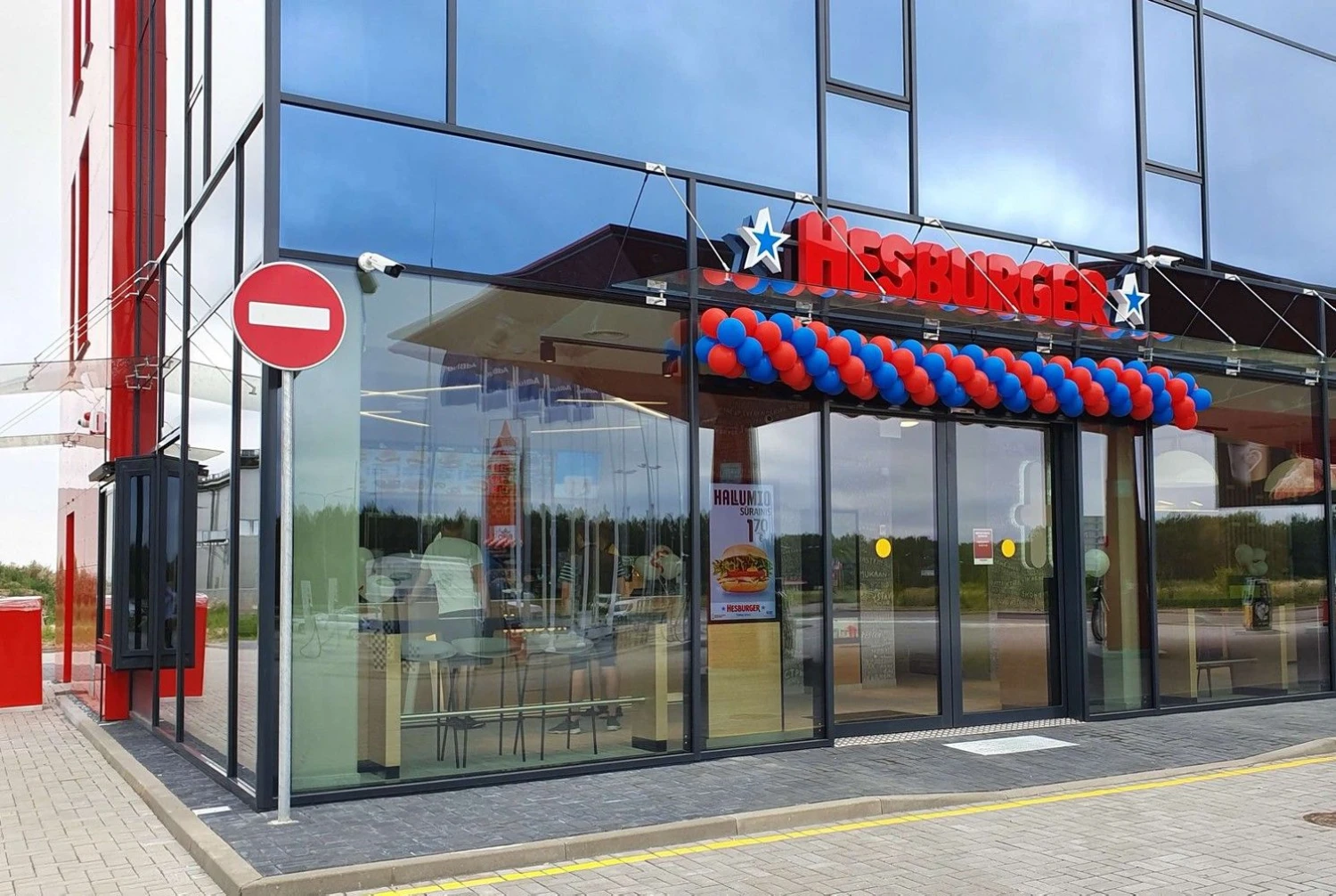 Naujasis „Hesburger" restoranas Kaune, Ramučiuose. Bendrovės nuotr.