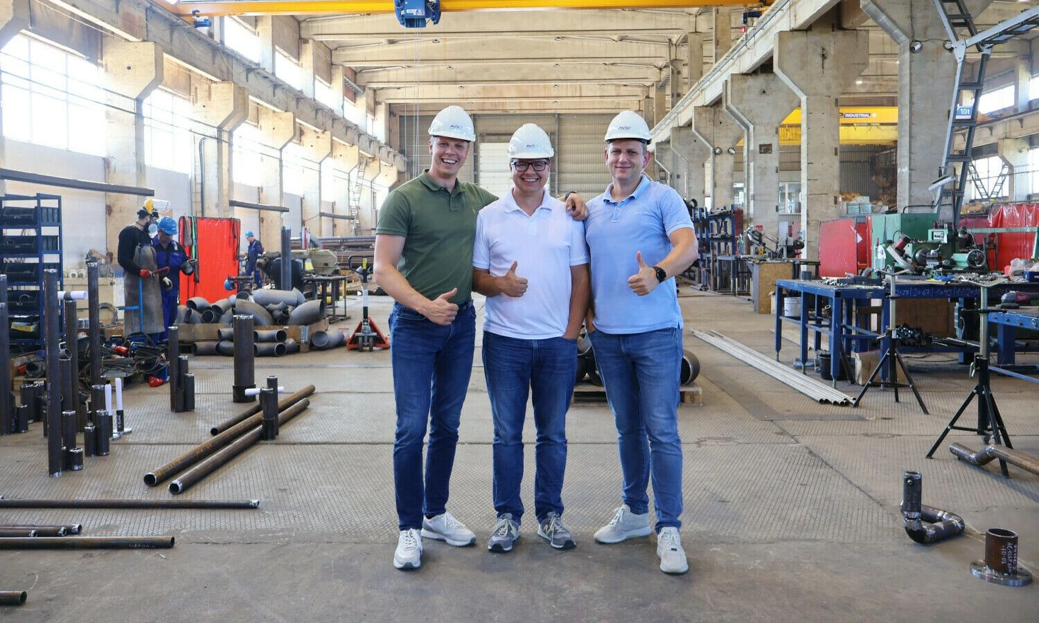 Nuotraukoje (iš kairės): „AVS PipeFit“ vykdantysis direktorius Arnas Kaulius, technologijų direktorius Šarūnas Lekstutis ir bendrovės direktorius Vilius Bazaras. Bendrovės nuotr.