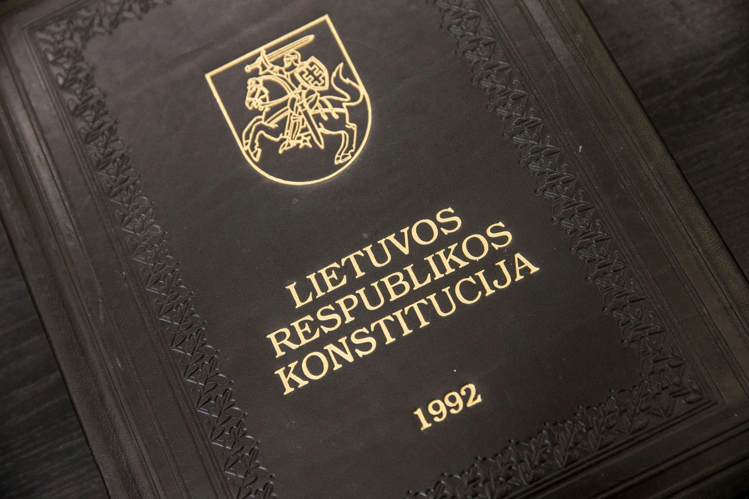 Konstitucijoje yra straipsnis apie tai, kad "kai pasikeičia daugiau kaip pusė ministrų Vyriausybė turi iš naujo gauti Seimo įgaliojimus". Juditos Grigelytės (VŽ) nuotr. 
