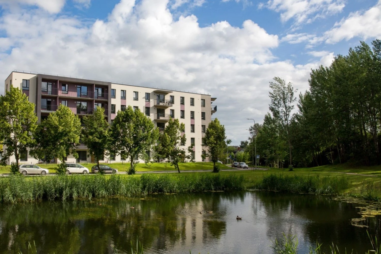 Gyvenvietės „Linkmenų ežerai“ aknstesnių etapų vizualizacijos. Bendrovės nuotr.