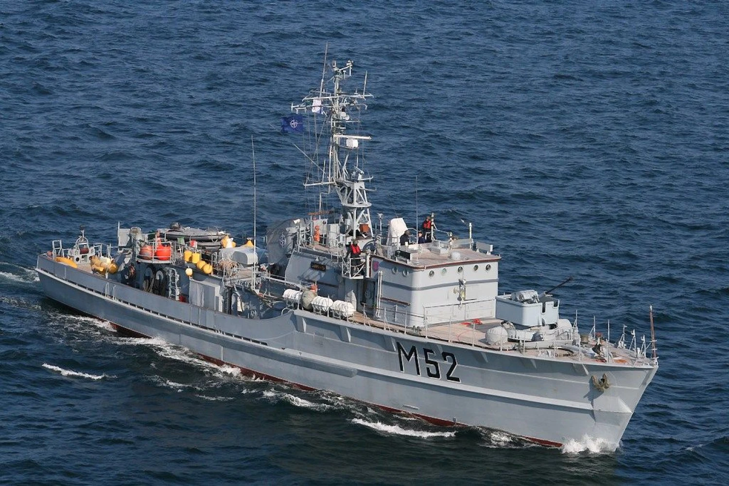 Karinis laivas „Sūduvis“ M52. Wikimedia Commons nuotr.