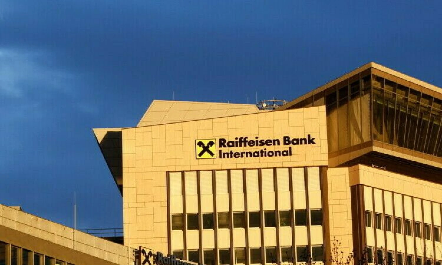 „Raiffeisen Bank International“ iš visų užsienio skolintojų Rusijoje veikia aktyviausiai. Leonhardo Foegerio („Reuters“ / „Scanpix“) nuotr.