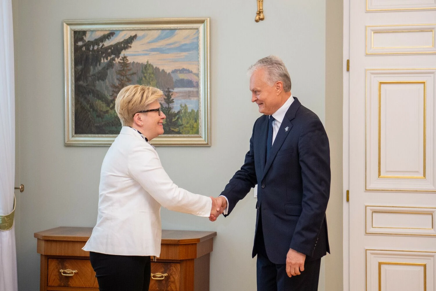Premjerė Ingrida Šimonytė susitinka su prezidentu Gitanu Nausėda. Roberto Dačkaus (Prezidento kanceliarija) nuotr.