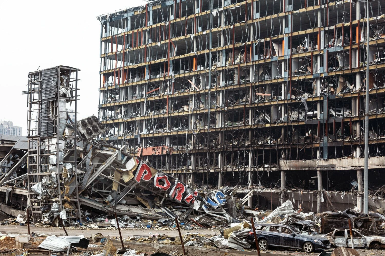 Sugriautas prekybos centras Kyjive. Mykhaylo Palinchako („SOPA Images“ / „ZUMA Press Wire“ / „Scanpix“) nuotr.