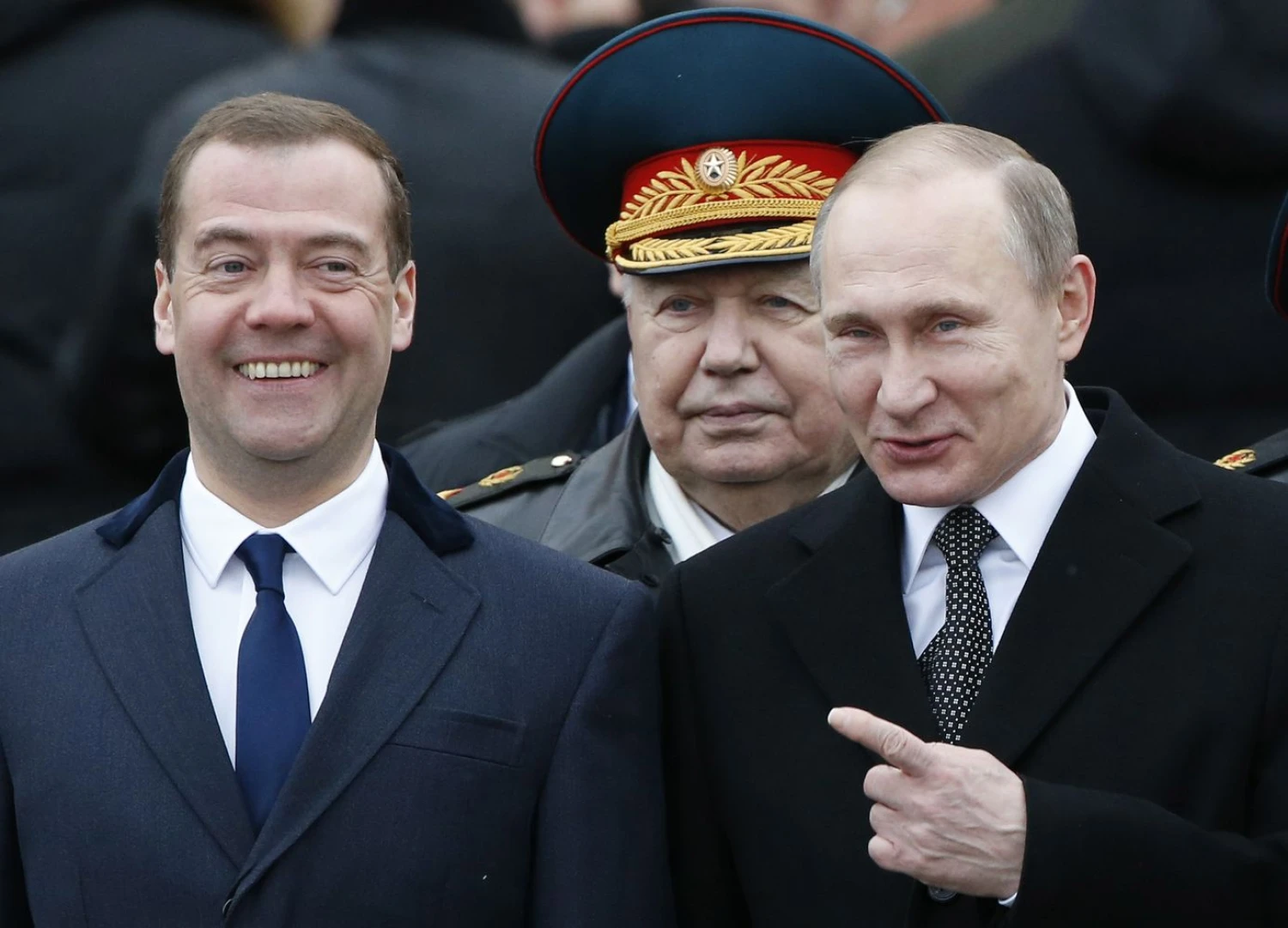 Rusijos Prezidentas Vladimiras Putinas ir Rusijos premjeras Dmitrijus Medvedevas. Sergejaus Karpukhino („Reuters“ / Scanpix“) nuotr.  