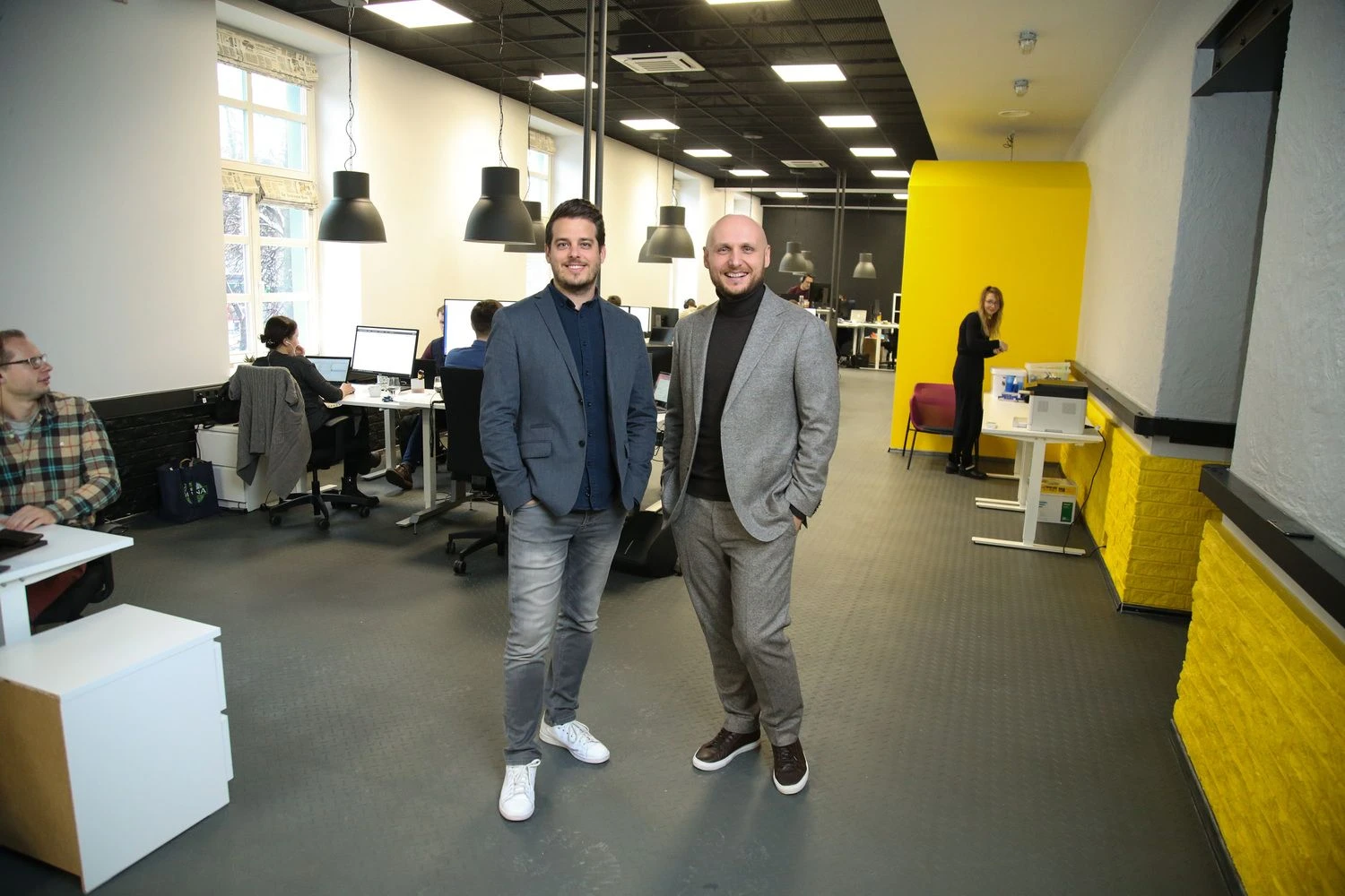 Eimantas Sabaliauskas (kairėje) ir Tomas Okmanas „Tesonet“ įkūrėjai. Vladimiro Ivanovo (VŽ) nuotr.