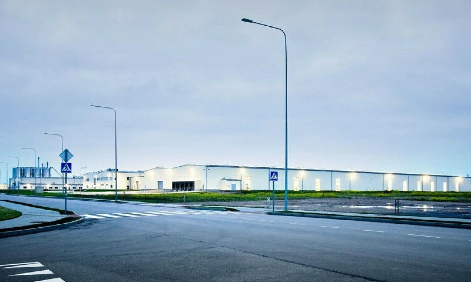 64 ha sklype „Be Live” suproketuotai  „Dovistos” gamyklai statybos leidimas buvo gautas per 6 dienas, tuo tarpu kai leidimų gavimas sudėtingesniems objektams įgali trukti mėnesius.