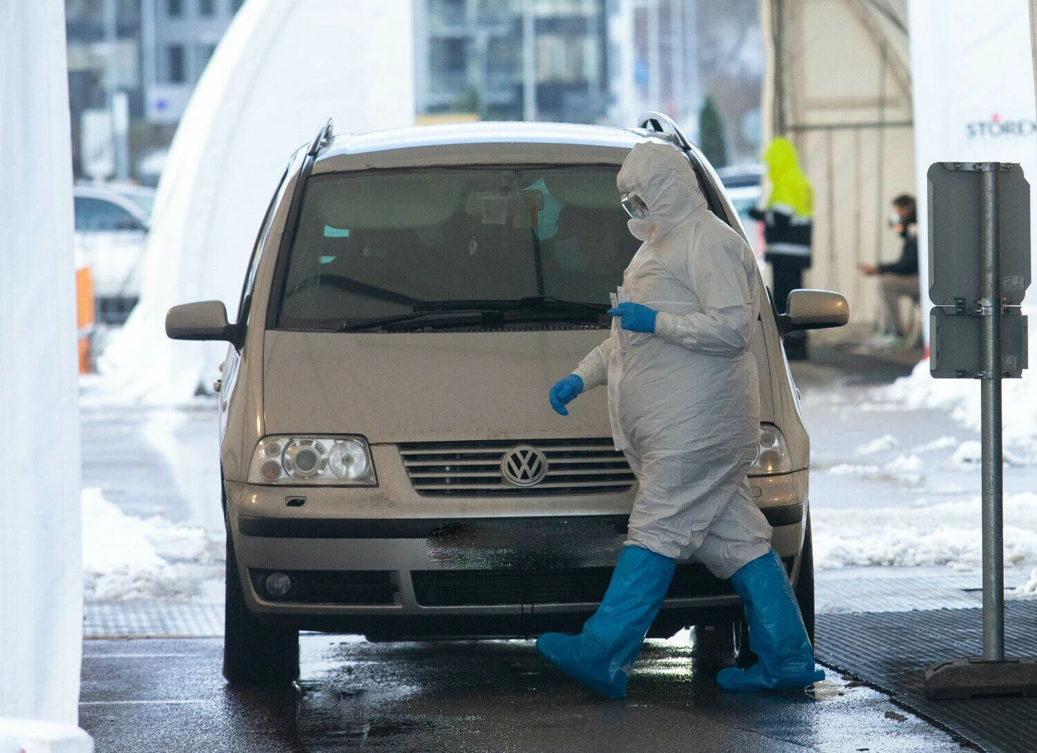 Mobilus koronaviruso patikros punktas Vilniuje. Juditos Grigelytės (VŽ) nuotr.