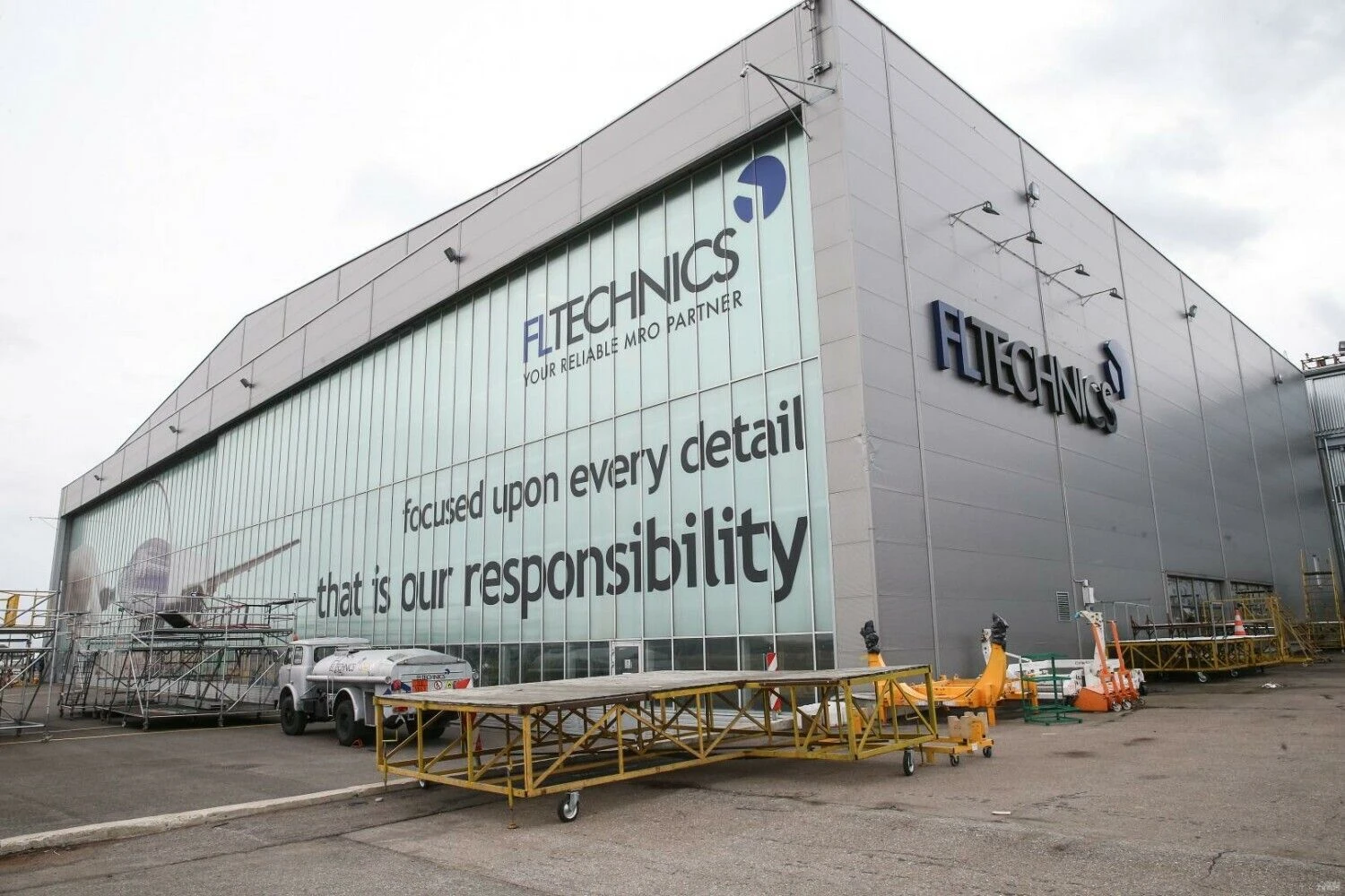 UAB „FL Technics“ centras tarptautiniame Vilniaus oro uoste. Vladimiro Ivanovo (VŽ) nuotr.