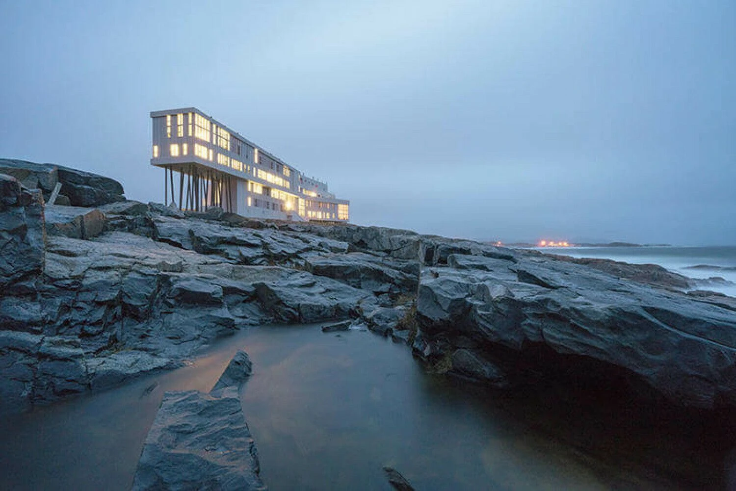 „Fogo Island Inn“ viešbutis Fogo saloje prie Kanados krantų. „fogoislandinn.ca“ nuotr.