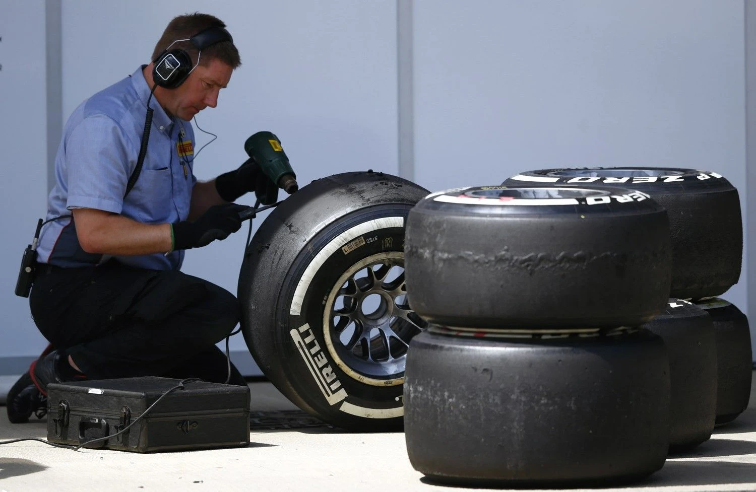 Italijos padangų gamintojos „Pirelli“ įsigijimas kol kas yra didžiausia Kinijos užsienio investicija automobilių pramonės srityje. Darreno Staples'o („Reuters“ / „Scanpix“) nuotr.