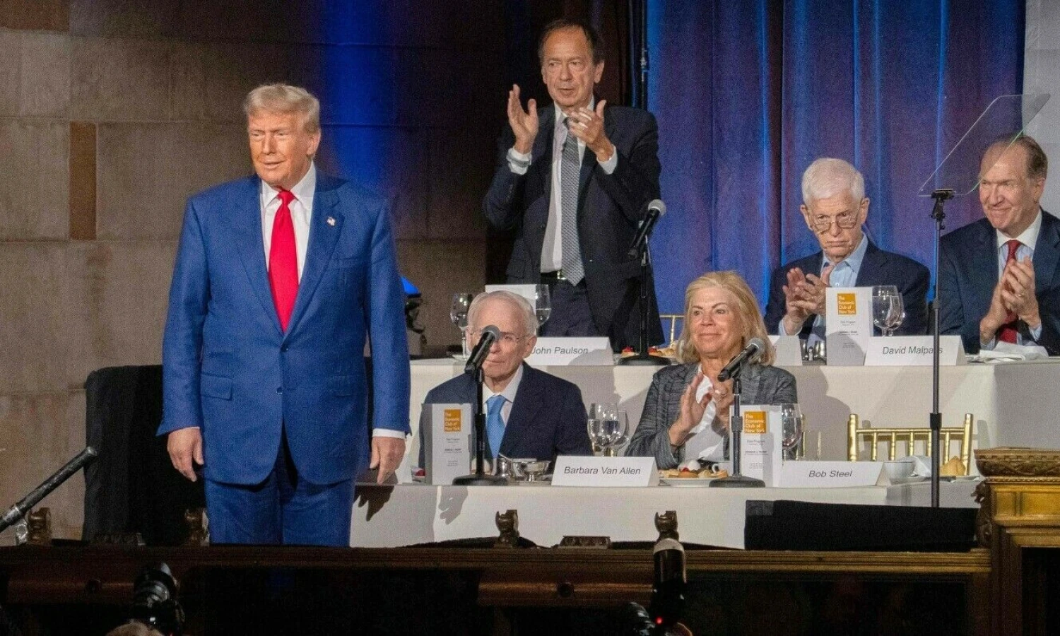 Donaldas Trumpas Niujorko ekonomikos klubo susitikime rugsėjo pradžioje. Jo metu jis pažadėjo paversti JAV „pasaulio kriptovaliutos sostine“. Davido Dee Delgado (AFP/„Scanpix“) nuotr.