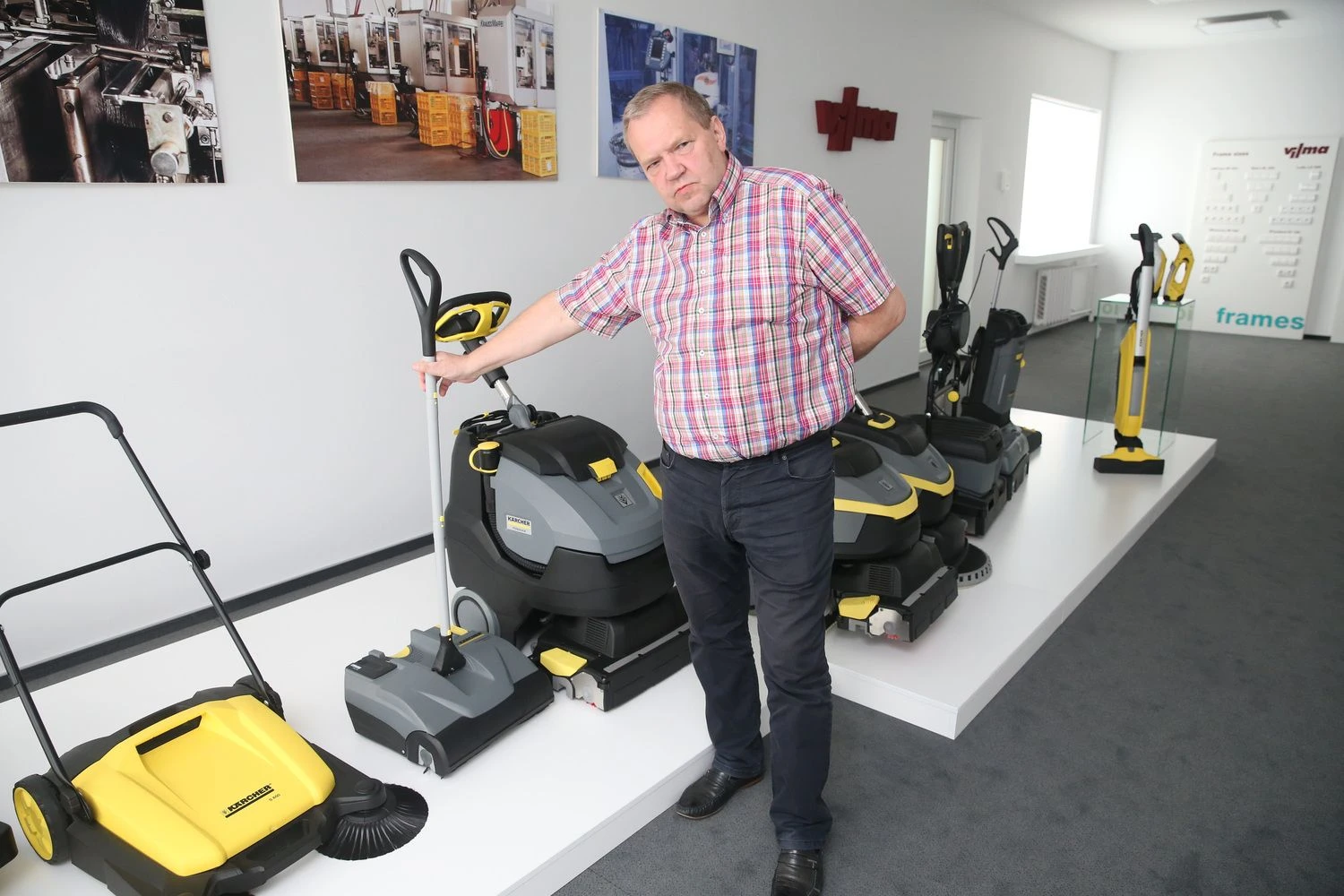 Edmundas Pigaga, AB „Vilma“ generalinis direktorius: „Jeigu gerai pasiruoši gamybai – padarai pusiau automatinę ar automatinę liniją, laimi prieš kitose šalyse esančią pigią darbo jėgą.“@CA parasas po nuotrauka:Vladimiro Ivanovo (VŽ) nuotr.