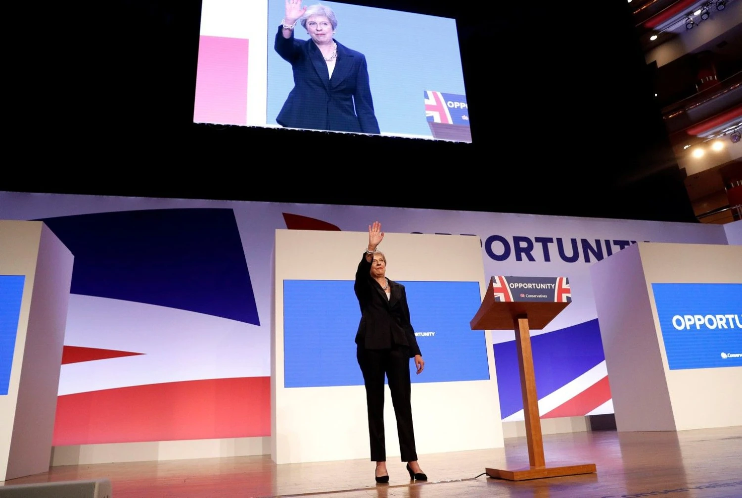 Theresa May. Darreno Stapleso („Reuters“ / „Scanpix“) nuotr.