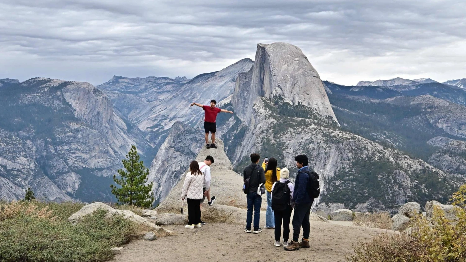 Vienas labiausiai lankomų Josemito nacionalinis parkas. J. Browno  (AFP / „Scanpix“) nuotr.