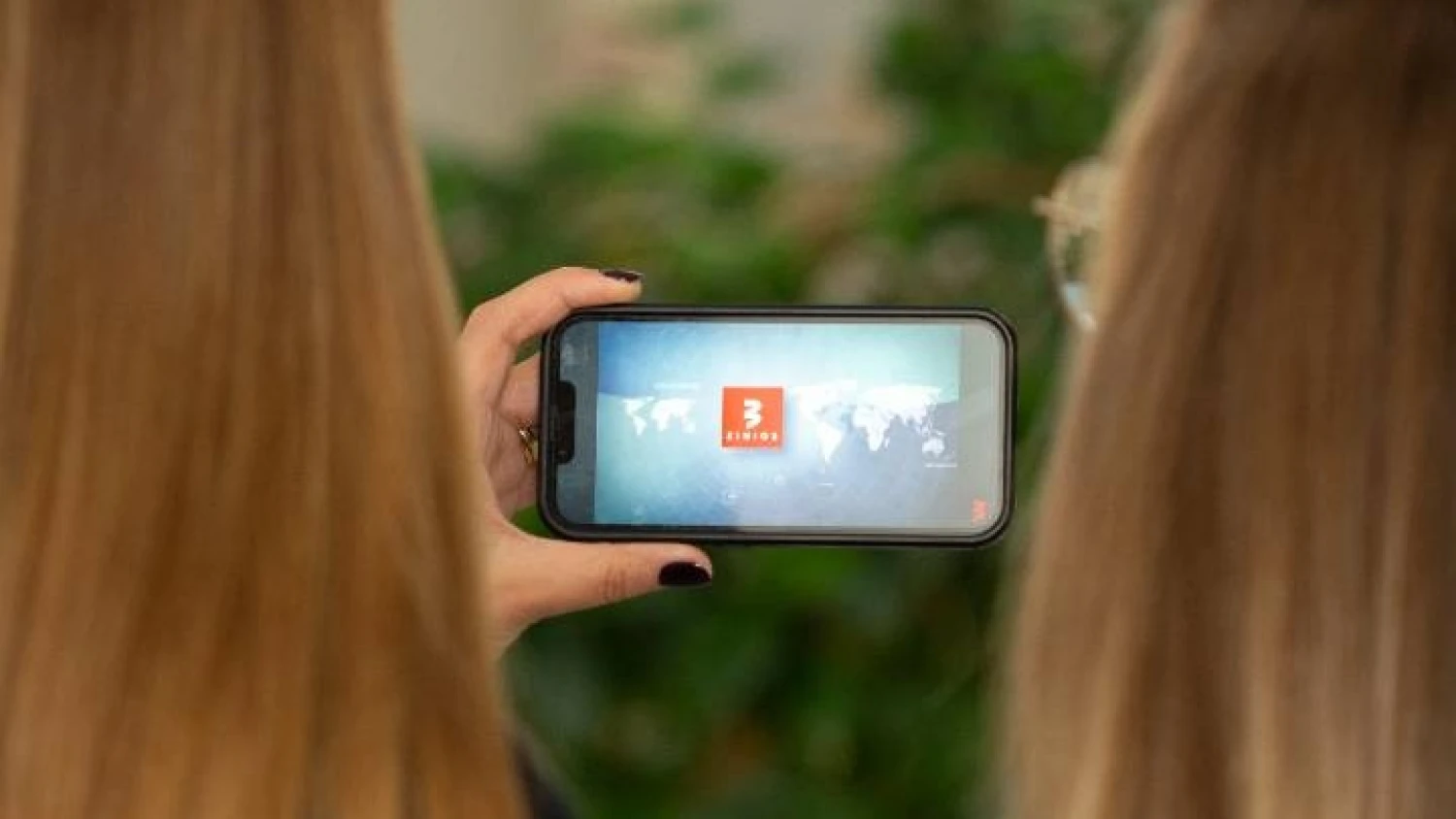 5G Transliacijos veikia nepriklausomai nuo mobiliojo ryšio ir Wi-Fi tinklų.