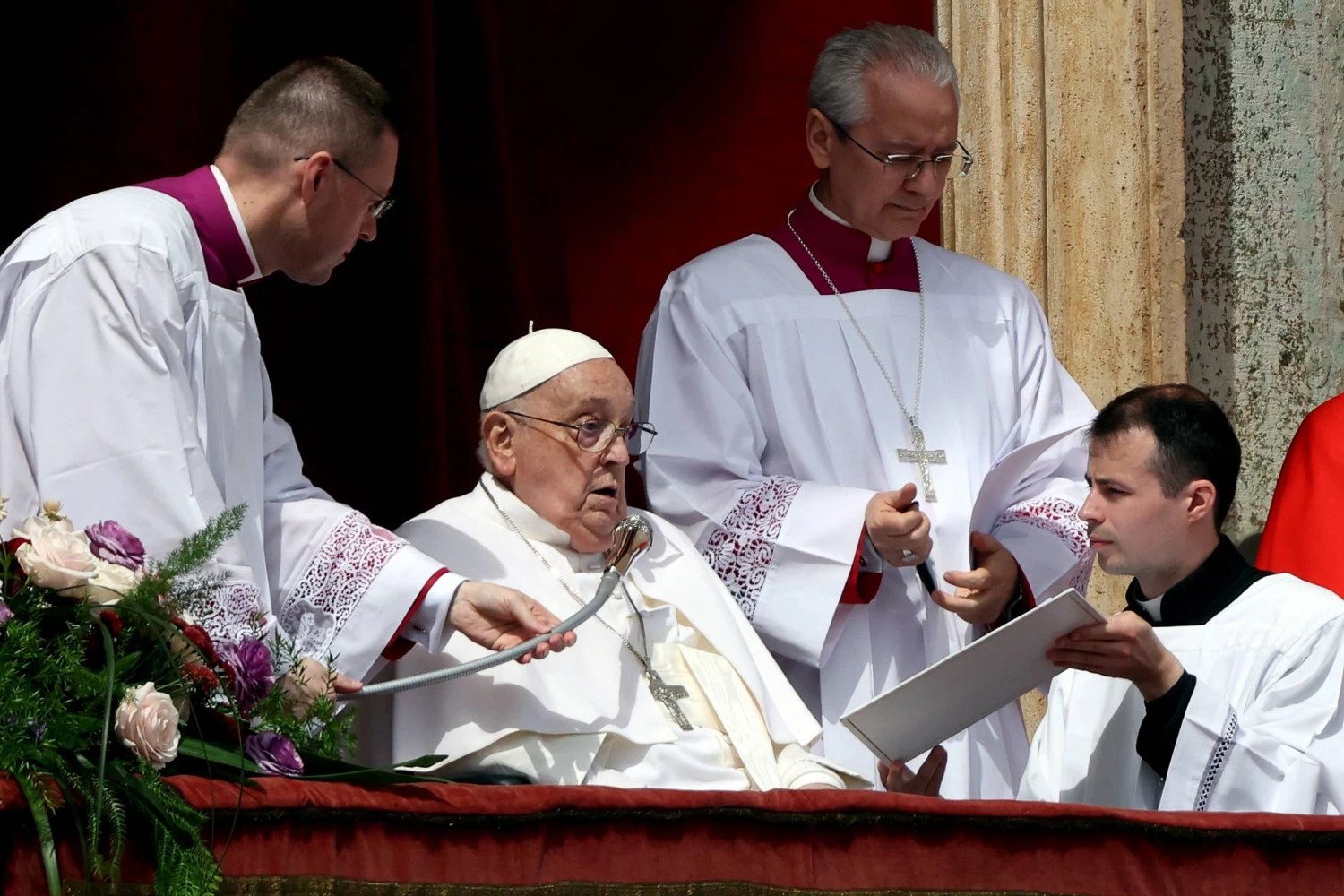 Popiežius pirmąją šv. Velykų dieną. Marco Iacobucci („SOPA Images“ / „ZUMA Press Wire“ / „Scanpix“) nuotr.