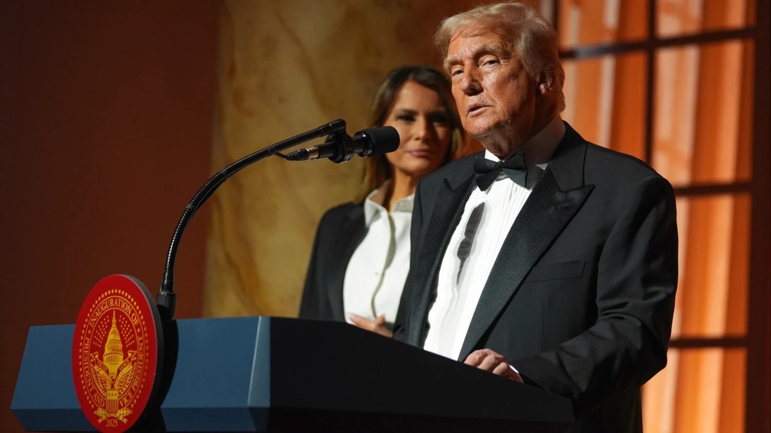 Donaldas Trumpas, išrinktasis JAV prezidentas, su žmona Melania Trump. Evano Vucci („AP Photo“ / „Scanpix“) nuotr.