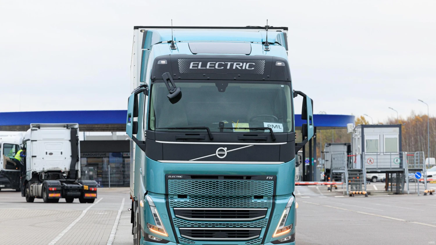 Griežtėjančius taršos mažinimo reikalavimus siekiantys patenkinti gamintojai plečia elektrinių sunkvežimių pasiūlą. Vladimiro Ivanovo (VŽ) nuotr.