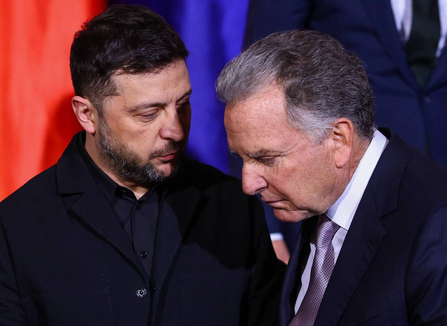 Ukrainos prezidentas Volodymyras Zelenskis ir JAV prezidento specialusis pasiuntinys Steve’as Witkoffas. Lisi Niesner (AFP / „Scanpix“) nuotr.