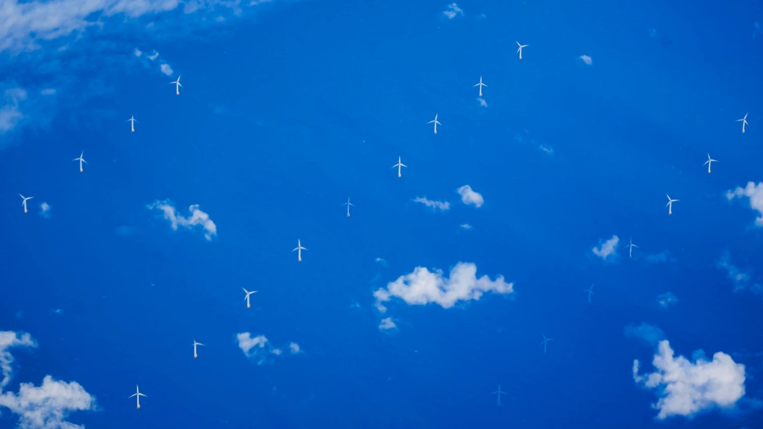 Jūros vėjo jėgainių parkas Šiaurės jūroje. Asociatyvi Thomo Trutschel („Picture Alliance“ / phototheck.de / „Scanpix“) nuotr. 