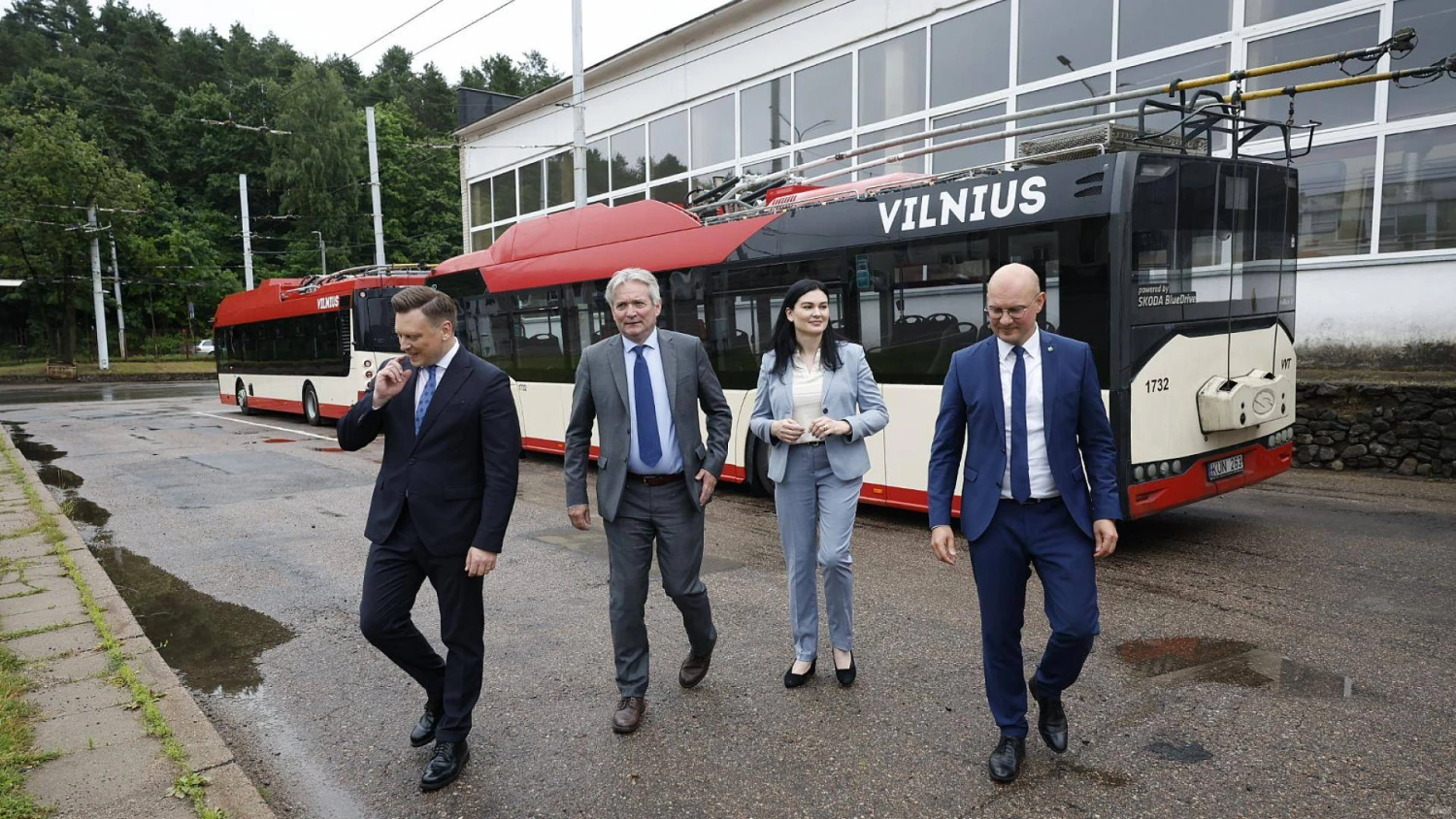 Pasirašoma sutartis dėl 73 naujų troleibusų įsigijimo Vilniuje. Juditos Grigelytės (VŽ) nuotr.