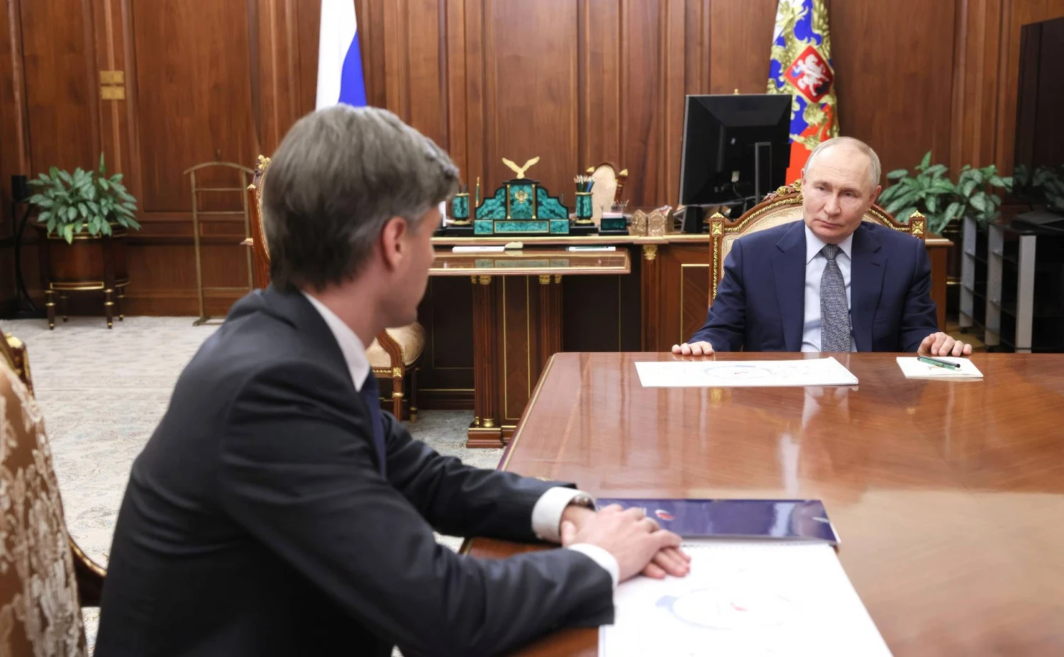 Vladimiras Putinas savo kabinete. Vyacheslavo Prokofyevo, Kremlin Pool („ZUMA Press Wire“ / „Scanpix“) nuotr. 
