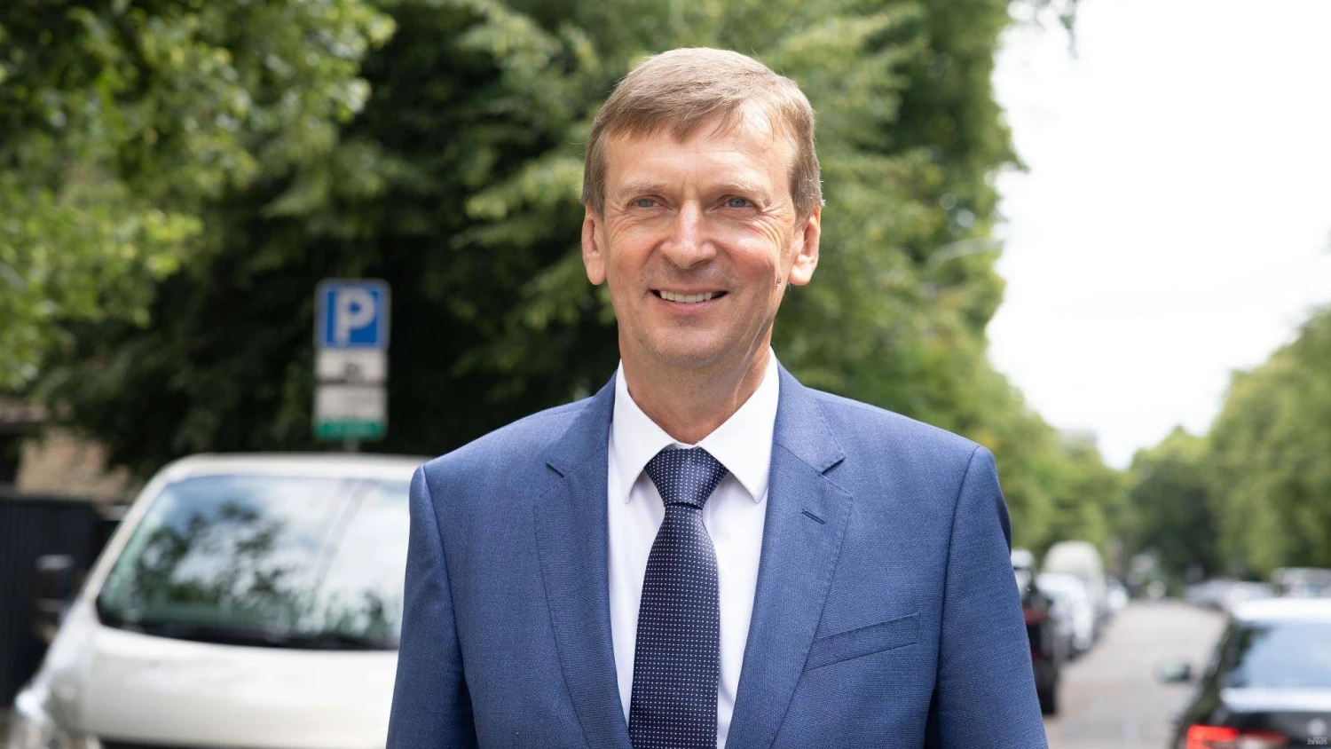 Dainius Dundulis, UAB „Norfos mažmena“ valdybos pirmininkas ir gamybos bei logistikos UAB „Rivona“ generalinis direktorius: „Darbuotojo pastangas įvertiname jam atiduodami visą 100% uždarbio dėl jo gebėjimo sumaniai pasinaudoti naujovėmis.“
