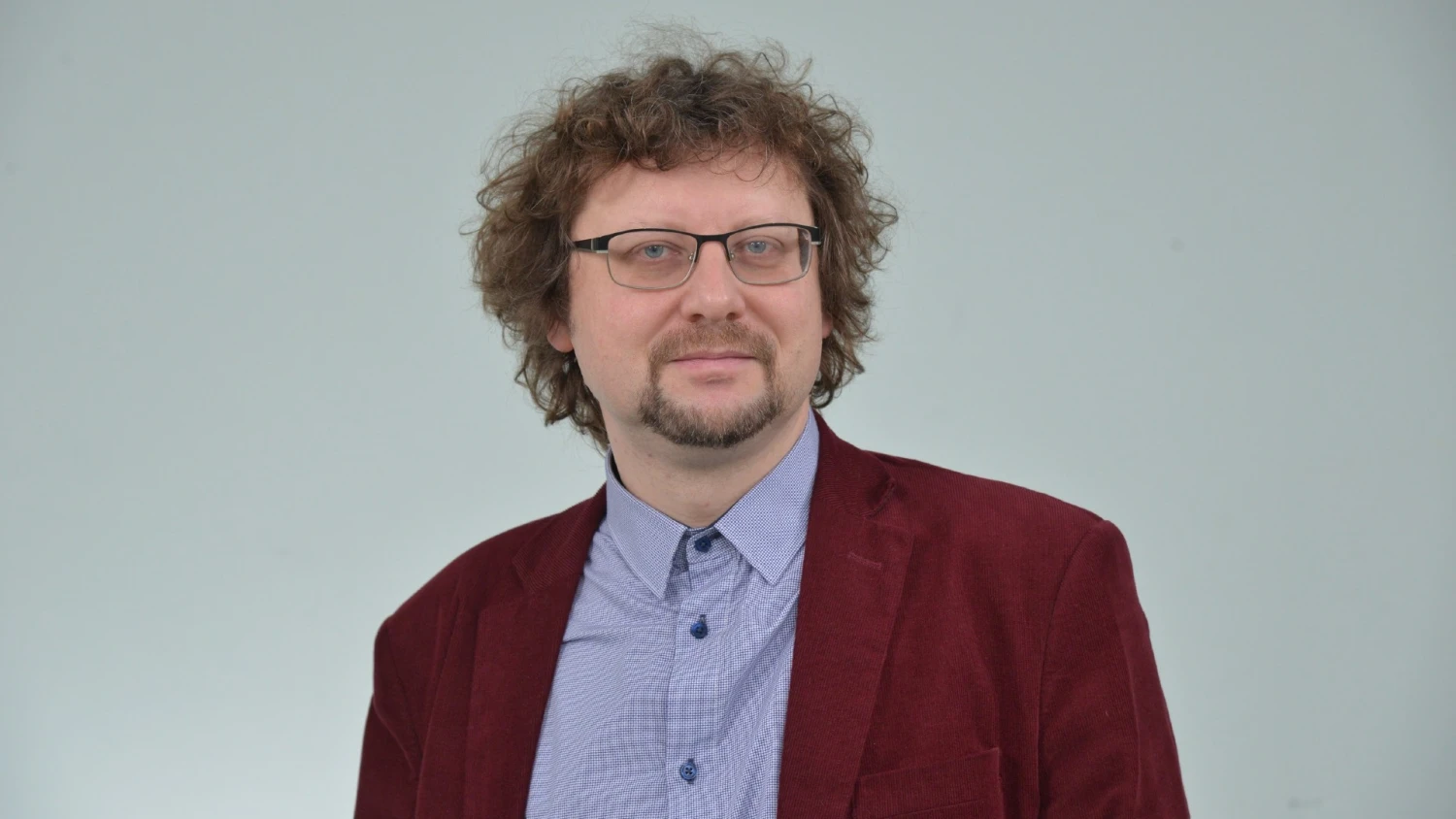 „Viena didžiausių kliūčių, neleidžiančių bioplastikui visiškai išstumti plastiko, yra jo gamybos kaina“, - sako profesorius .dr. Jaunius Urbonavičius, VILNIUS TECH Chemijos bioinžinerijos katedros vedėjas. Universiteto nuotr.