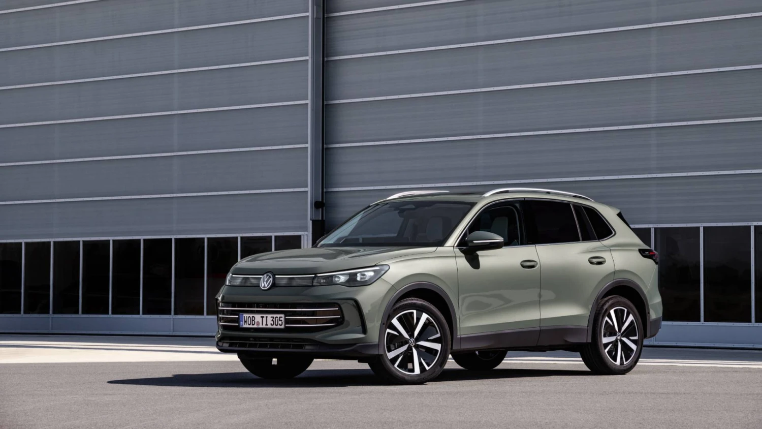 „Tiguan“ seniai pranoko legendomis apipinto hečbeko „Golf“ populiarumą. „Volkswagen AG“ nuotr.