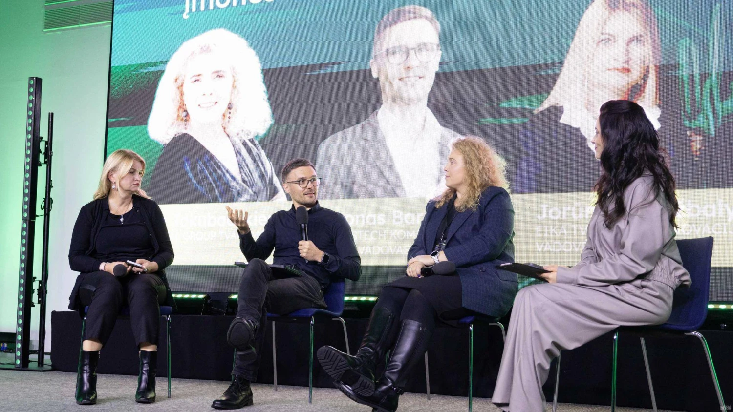 Konferencija „Tvarumo planas“, iš kairės Jorūnė Juodžbalytė, Simonas Barsteiga ir Dalia Jokubauskienė. Juditos Grigelytės (VŽ) nuotr.